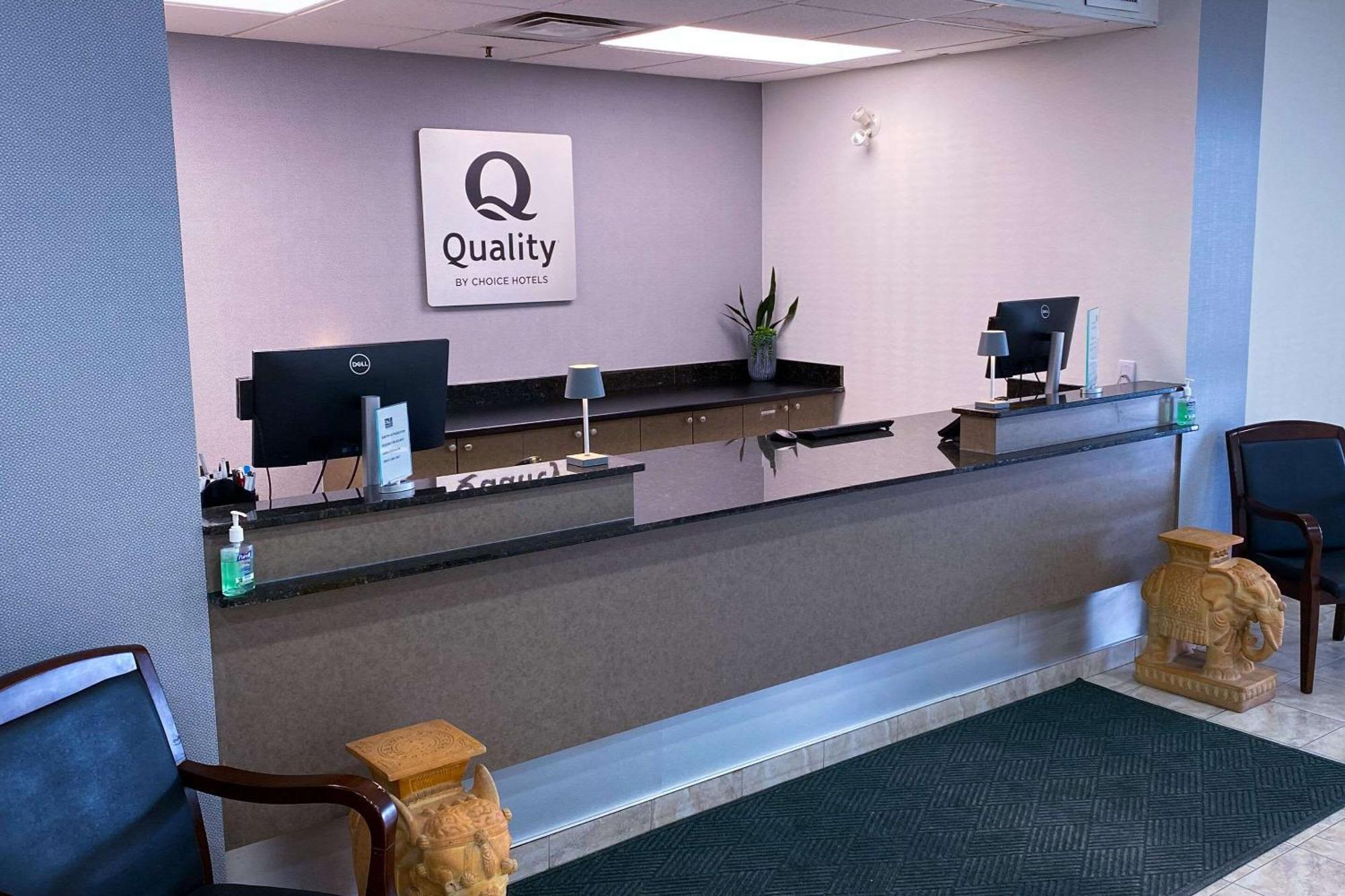 Quality Inn Ottawa Exterior photo